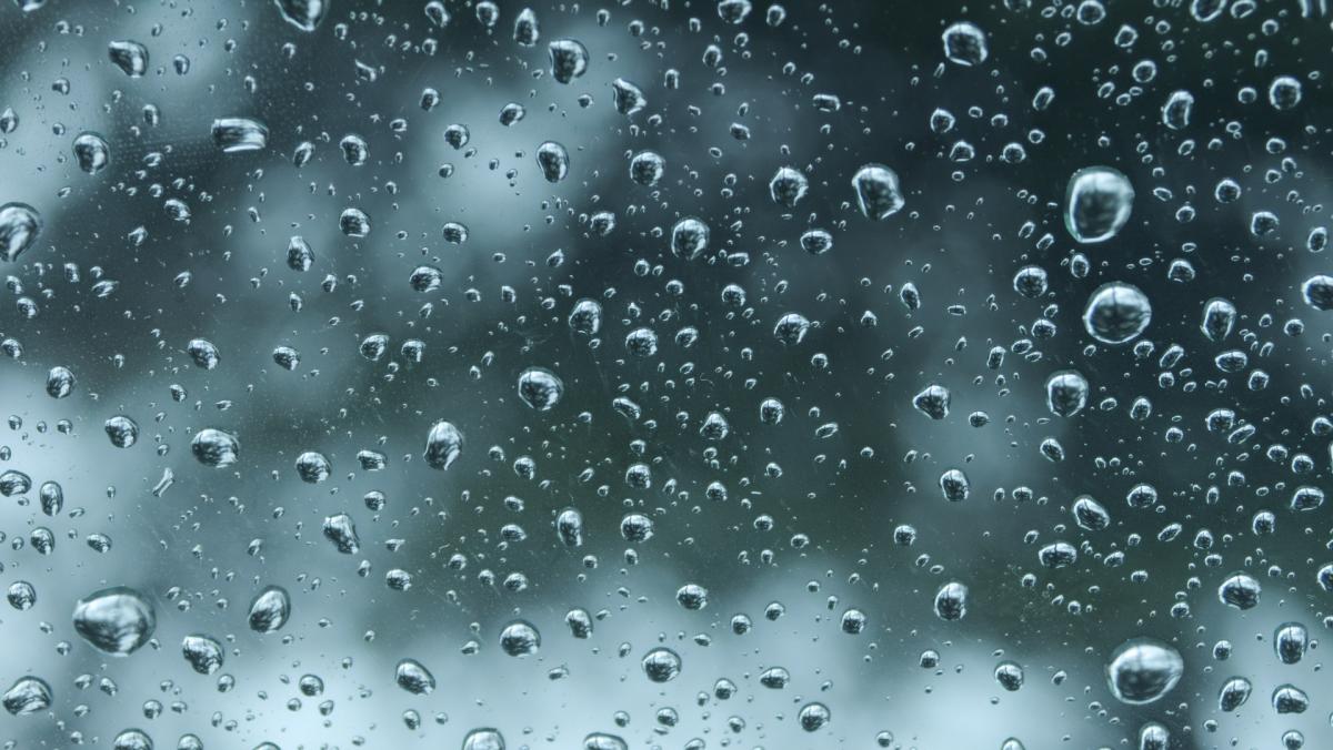 革鞄は雨に注意！雨を気にしないで使える革鞄はある？